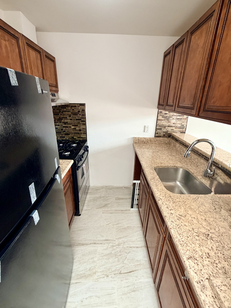 1227 Bryant Avenue - Photo 12