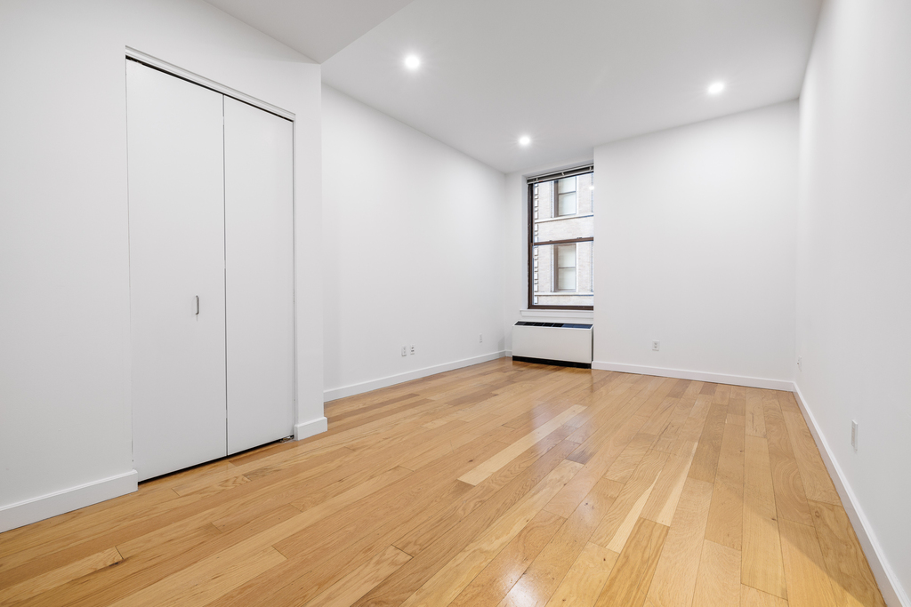 37 Wall Street - Photo 2