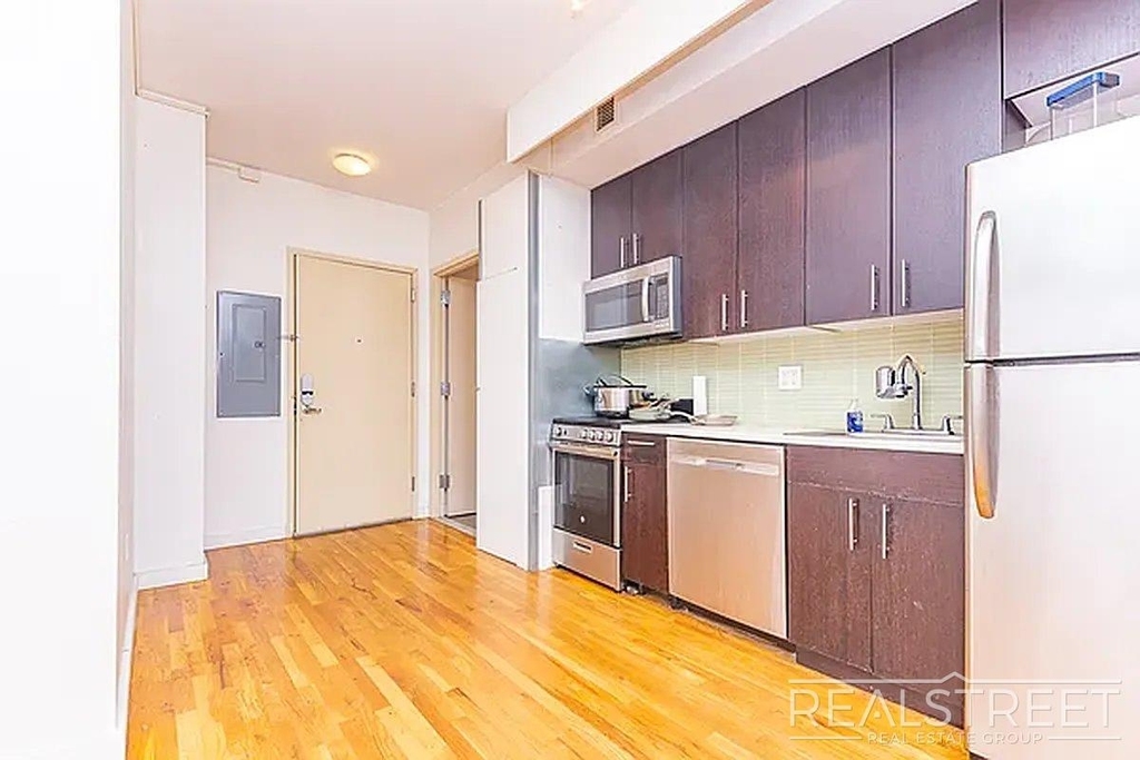 184 Noll Street - Photo 2