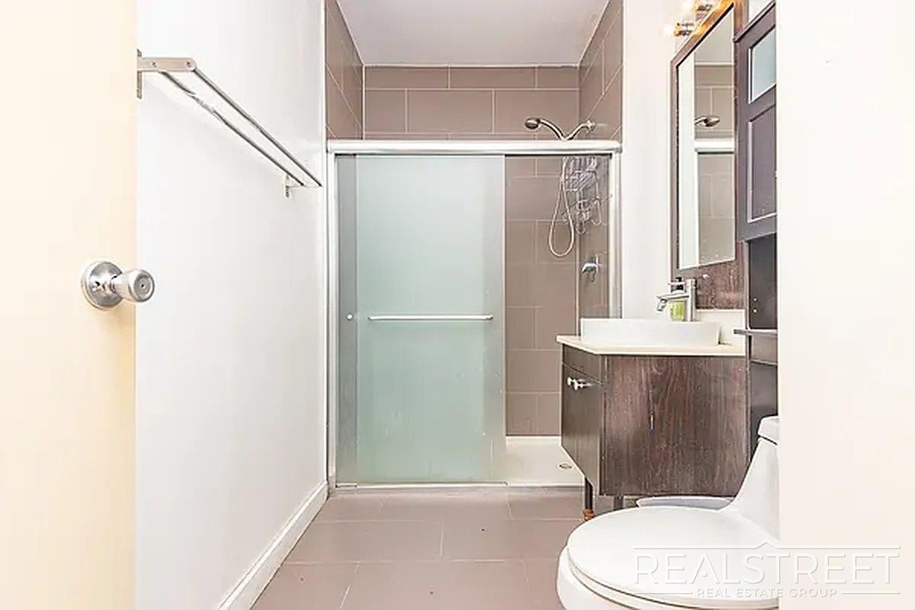 184 Noll Street - Photo 9