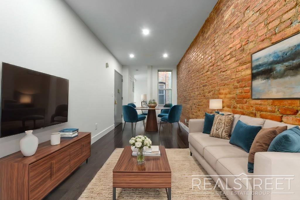 471 Chauncey Street - Photo 0