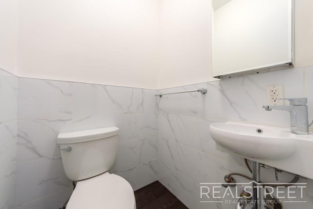 471 Chauncey Street - Photo 5