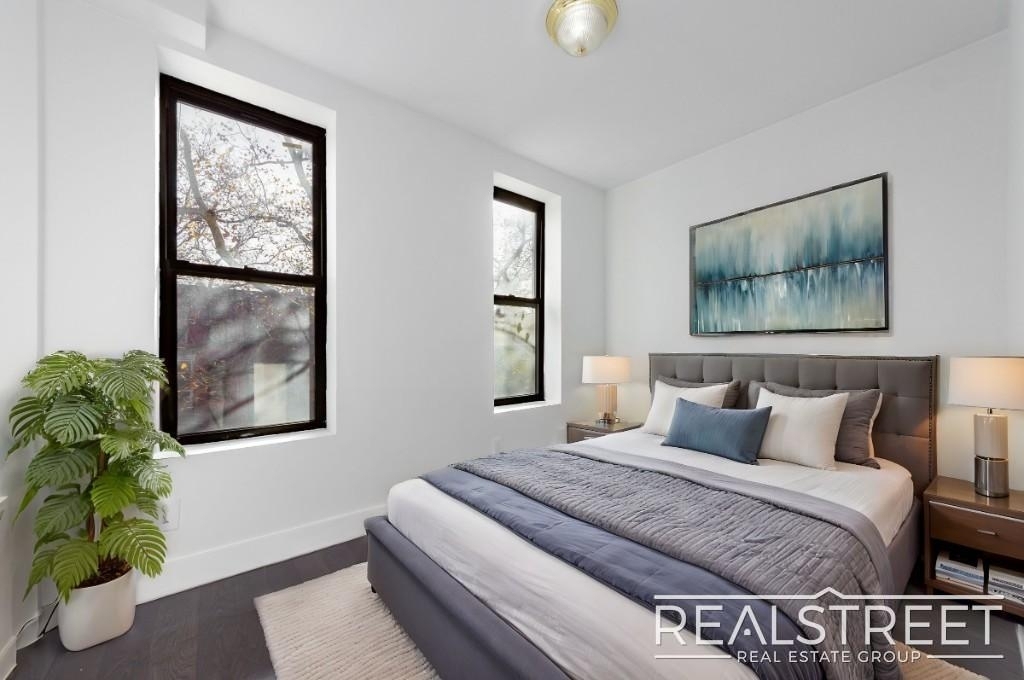 471 Chauncey Street - Photo 4