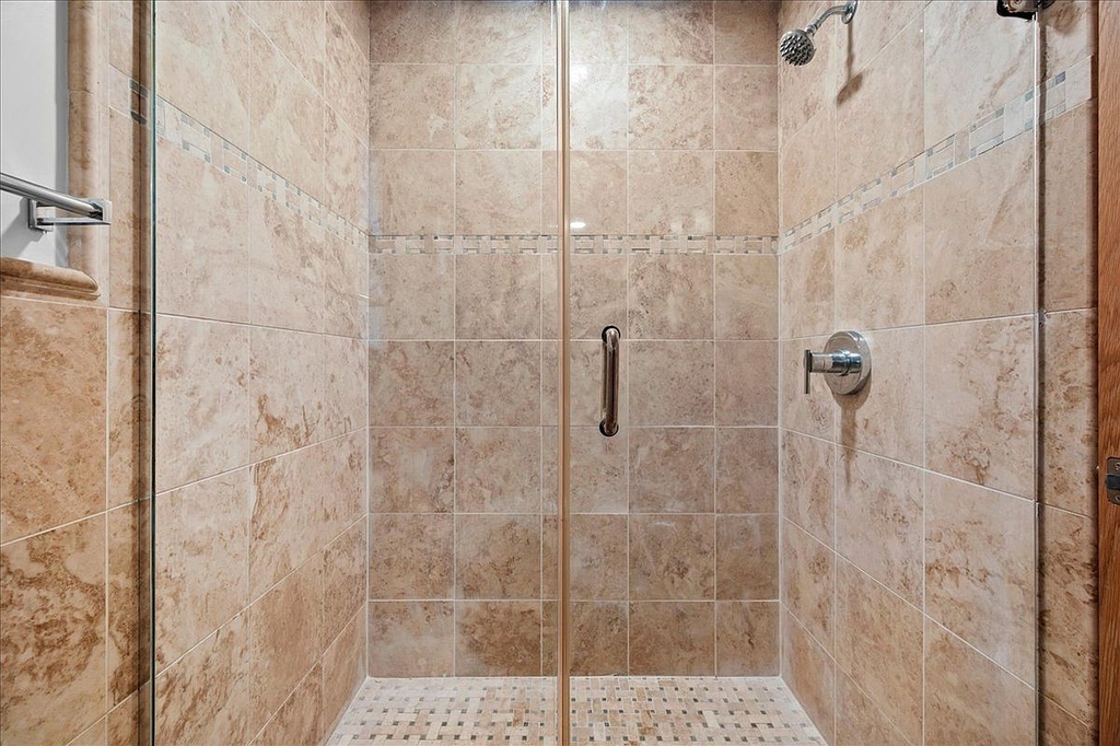 East 240th Street - Photo 19