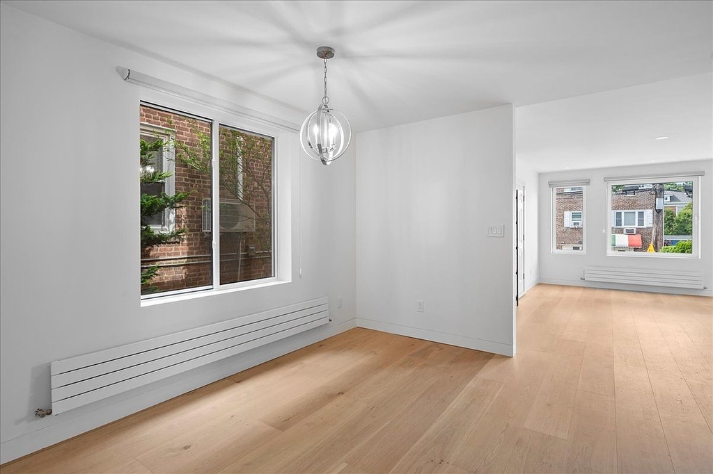East 240th Street - Photo 15