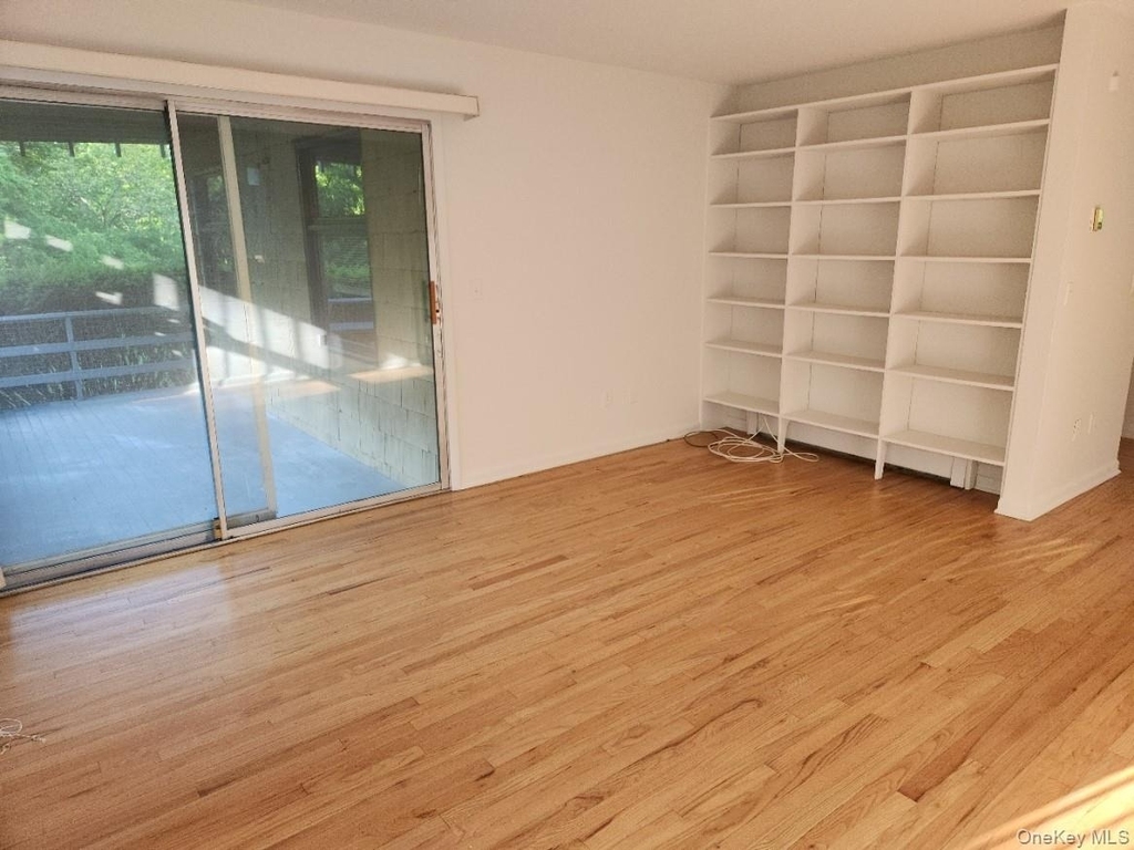 20 Locust Street - Photo 2