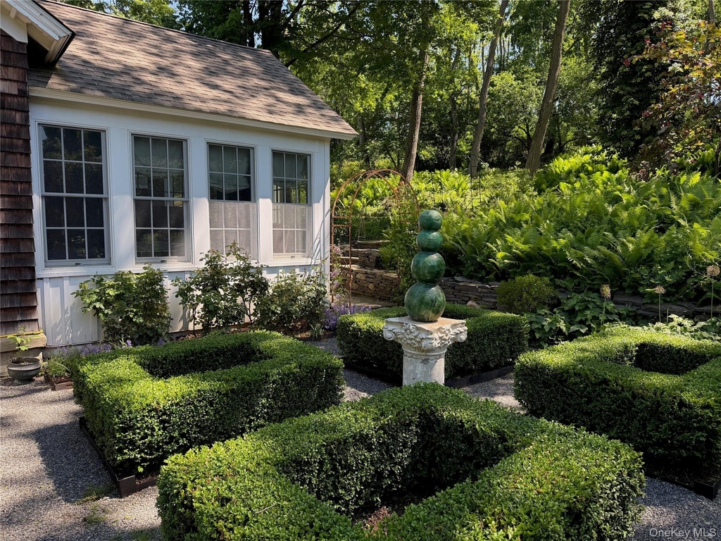 20 Taintor Way - Photo 2
