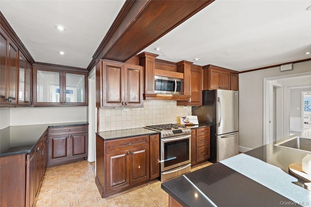 246 Mamaroneck Road - Photo 16