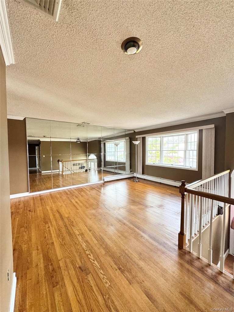 255 Brookside Court - Photo 0
