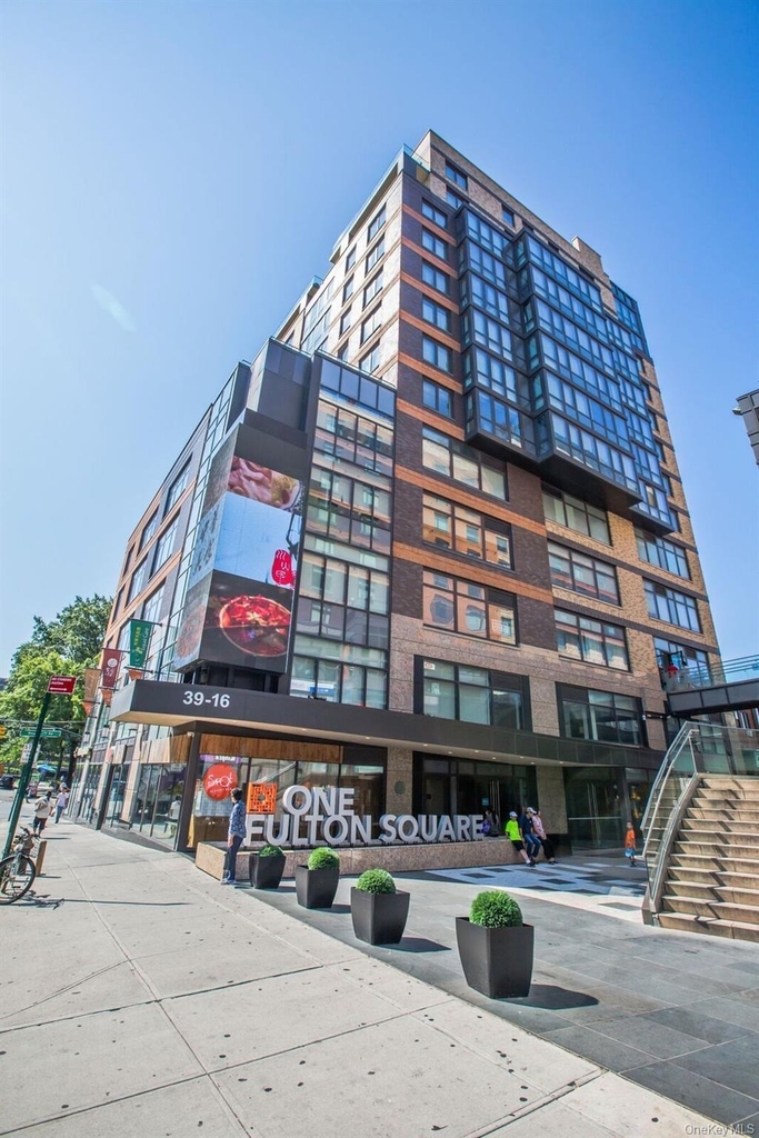 39-16 Prince Street - Photo 0