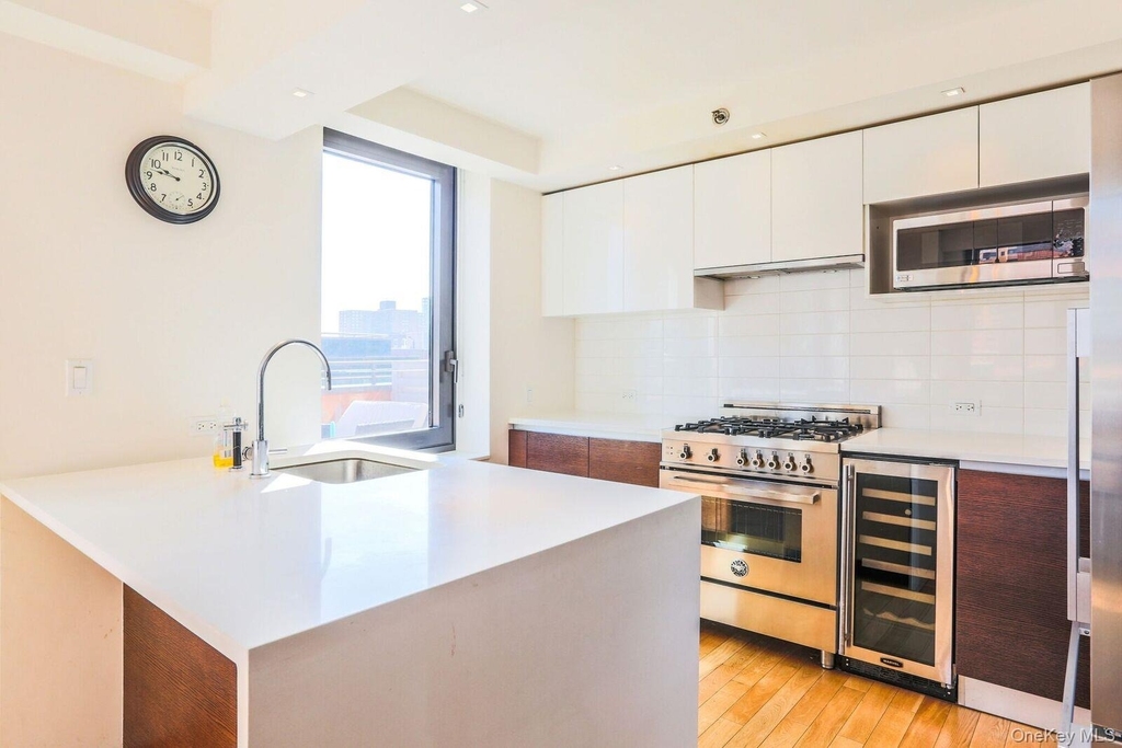 39-16 Prince Street - Photo 1