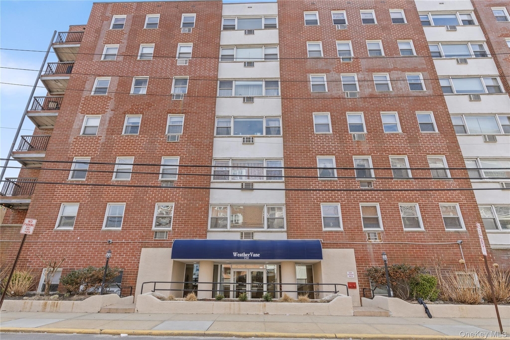 750 Shore Road - Photo 0