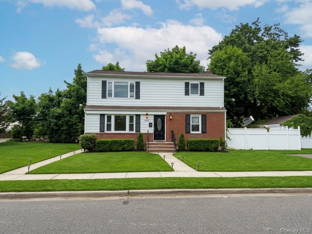 1077 Gerald - Photo 1