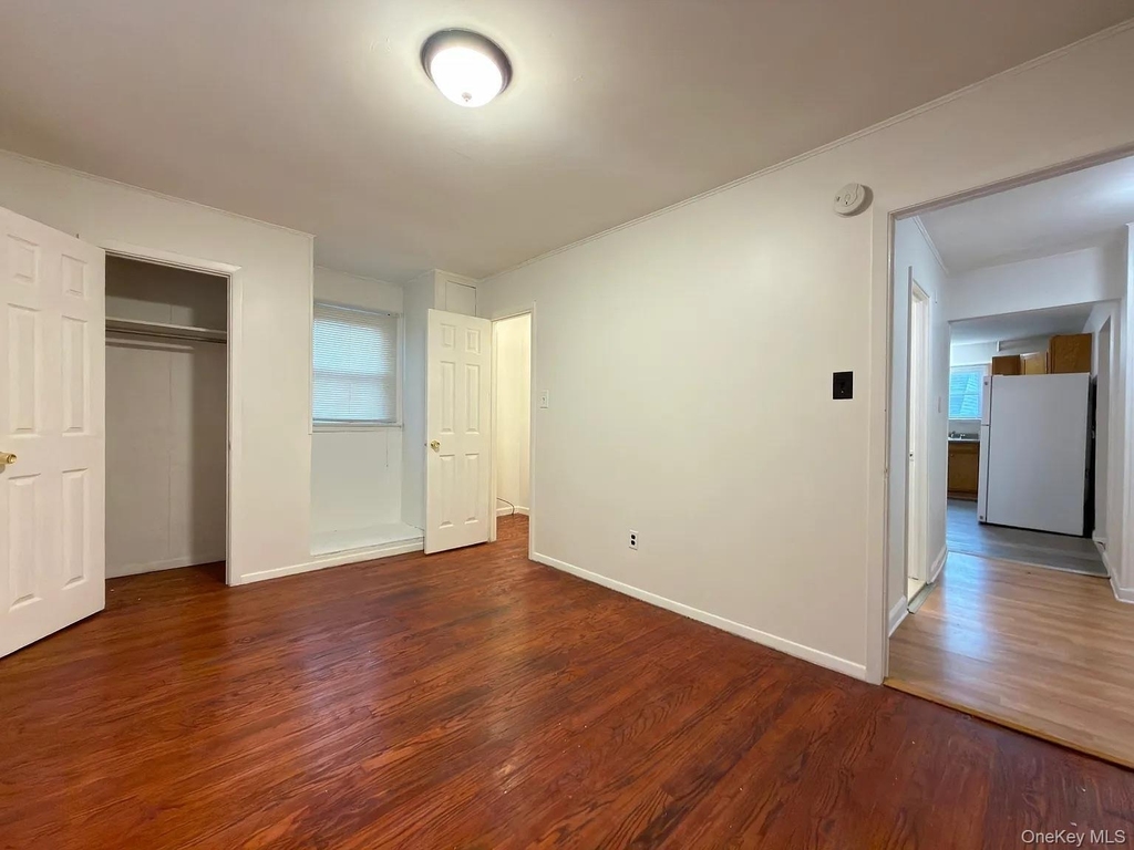 18 Bedford Avenue - Photo 9