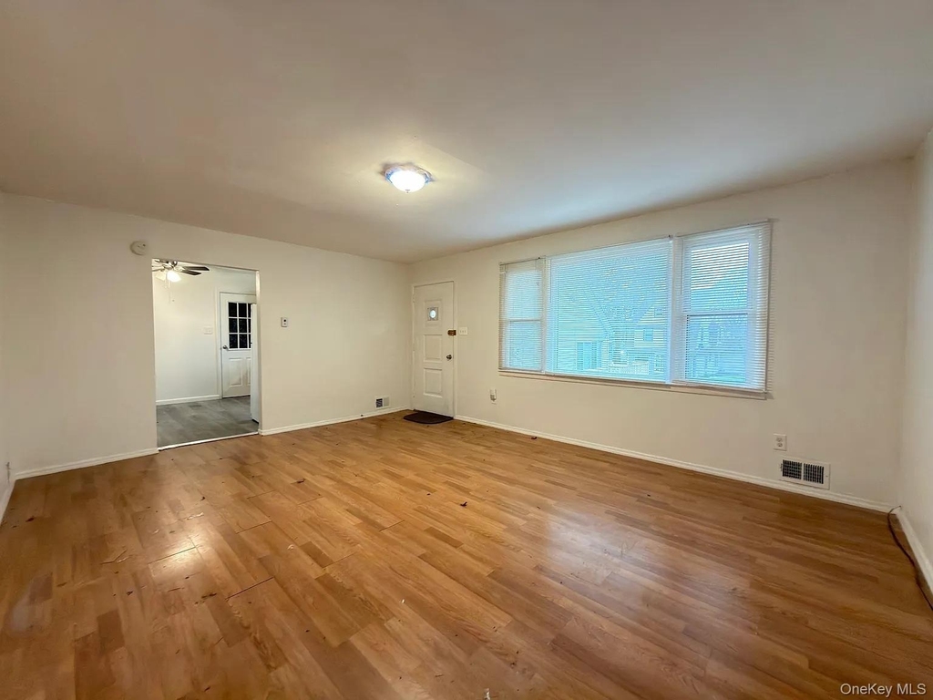 18 Bedford Avenue - Photo 0
