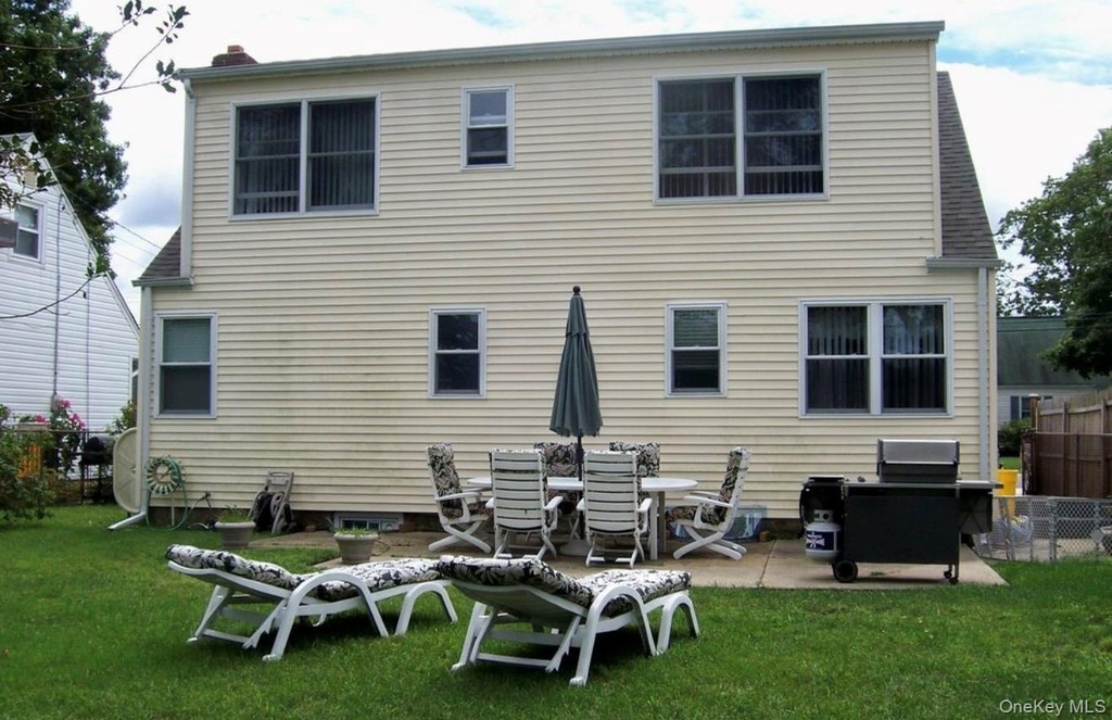 30 Audrey Avenue - Photo 2