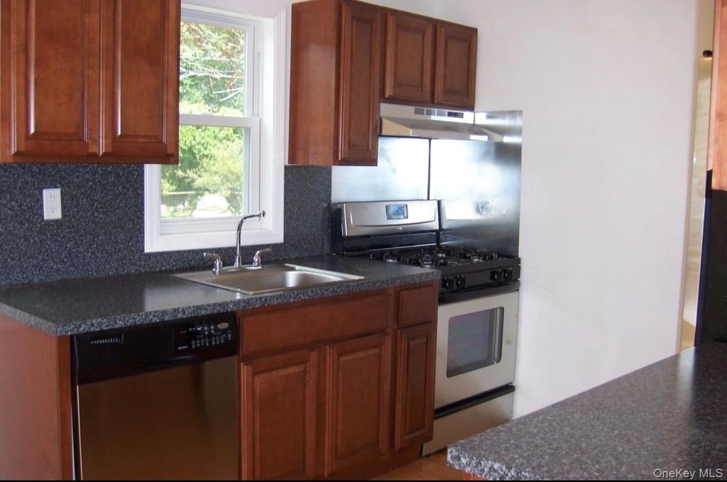 30 Audrey Avenue - Photo 1