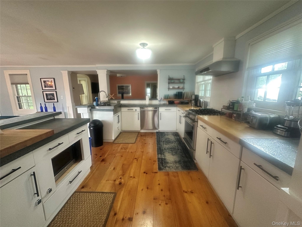 744 Main Street - Photo 3