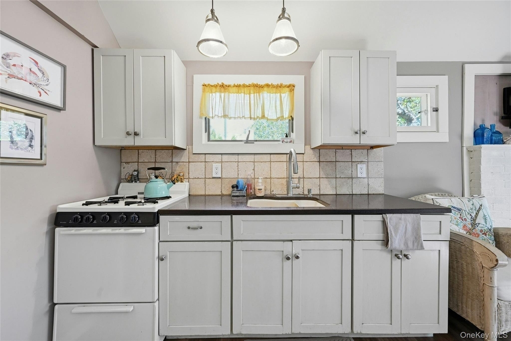 1185 Fleetwood Road - Photo 5