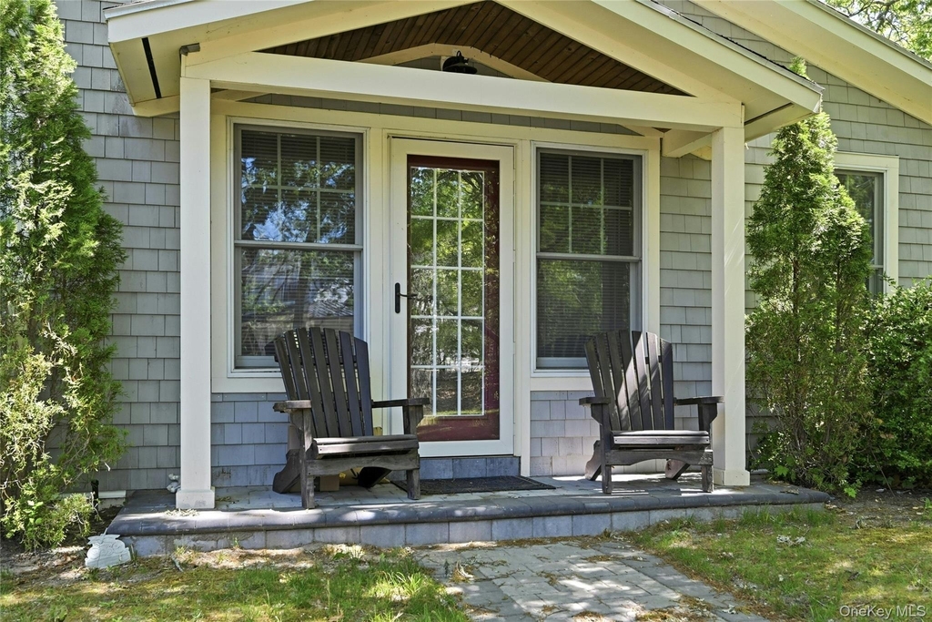 1185 Fleetwood Road - Photo 2