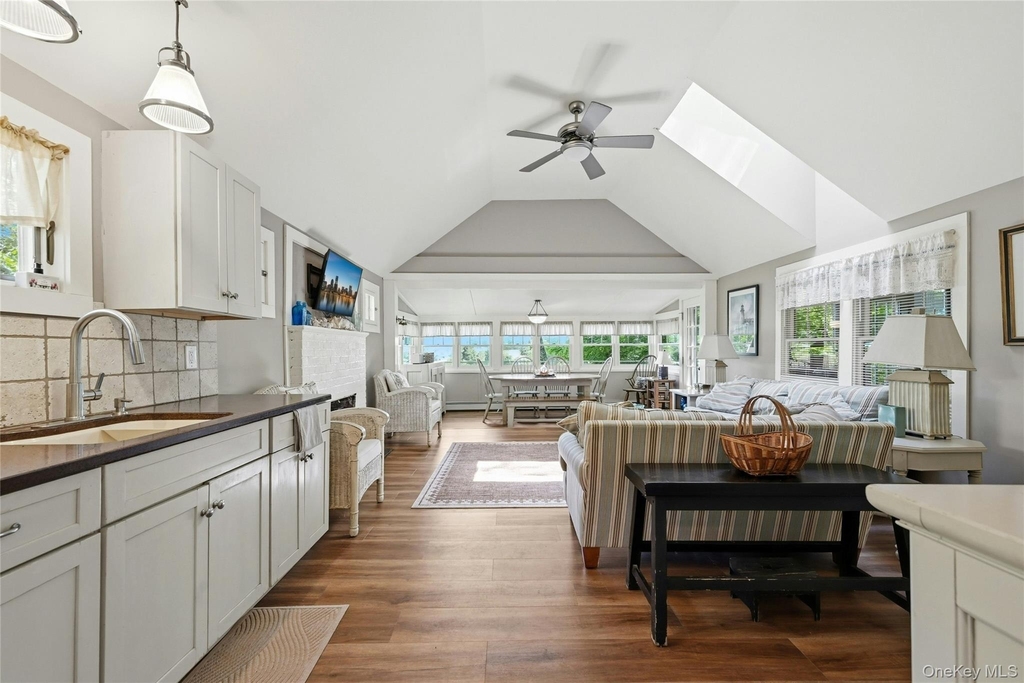 1185 Fleetwood Road - Photo 4