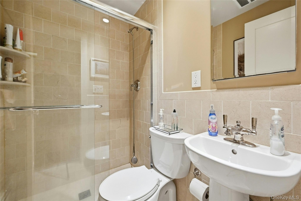 1185 Fleetwood Road - Photo 10