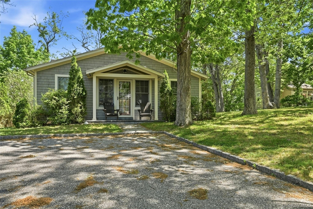 1185 Fleetwood Road - Photo 0