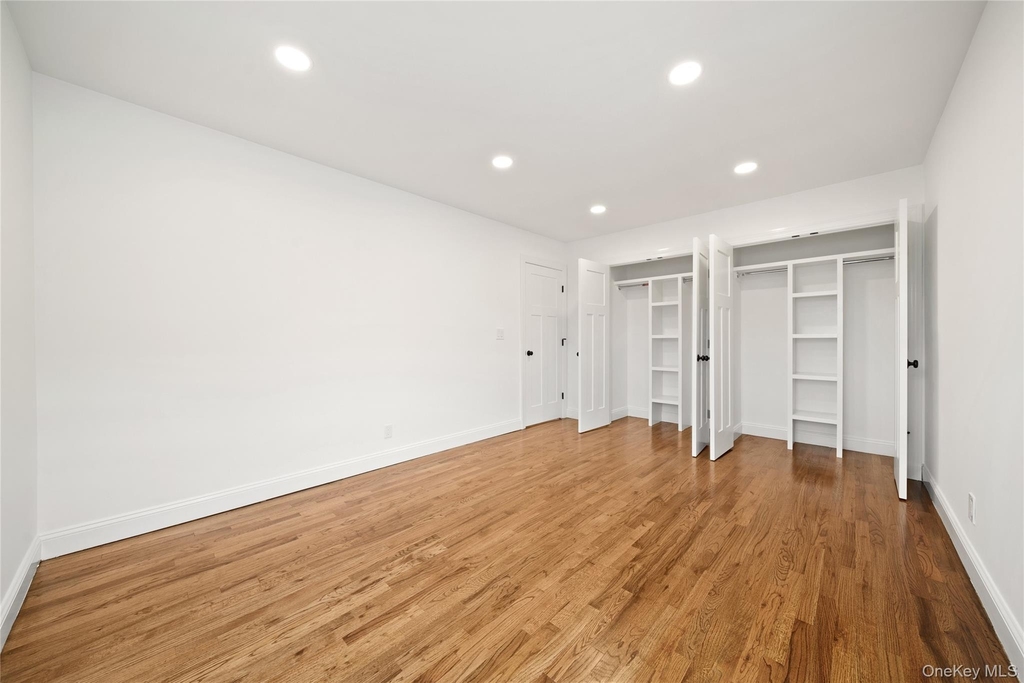 3914 Waverly Avenue - Photo 9