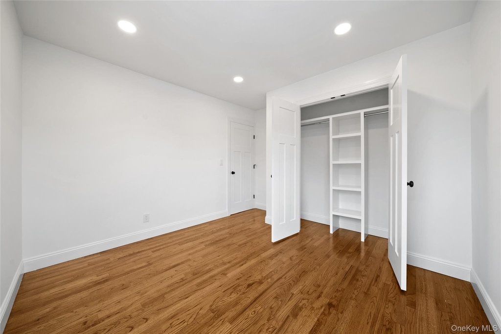 3914 Waverly Avenue - Photo 10