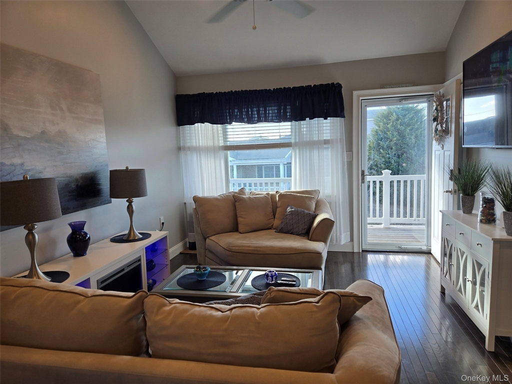70 Harmon Street - Photo 6
