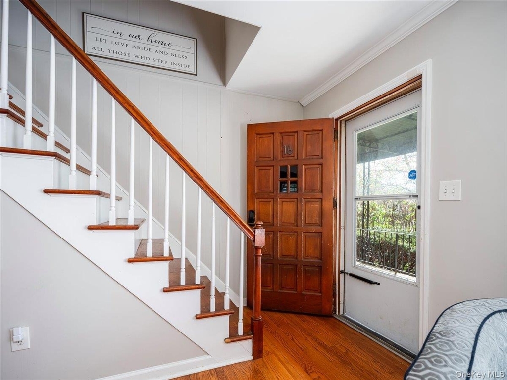 16 W Maltbie Avenue - Photo 2