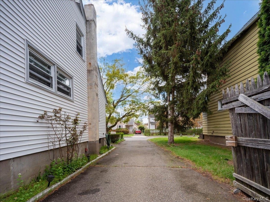 16 W Maltbie Avenue - Photo 19