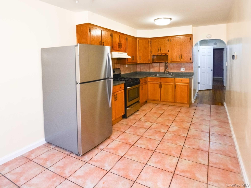 253-27 85 Road - Photo 2