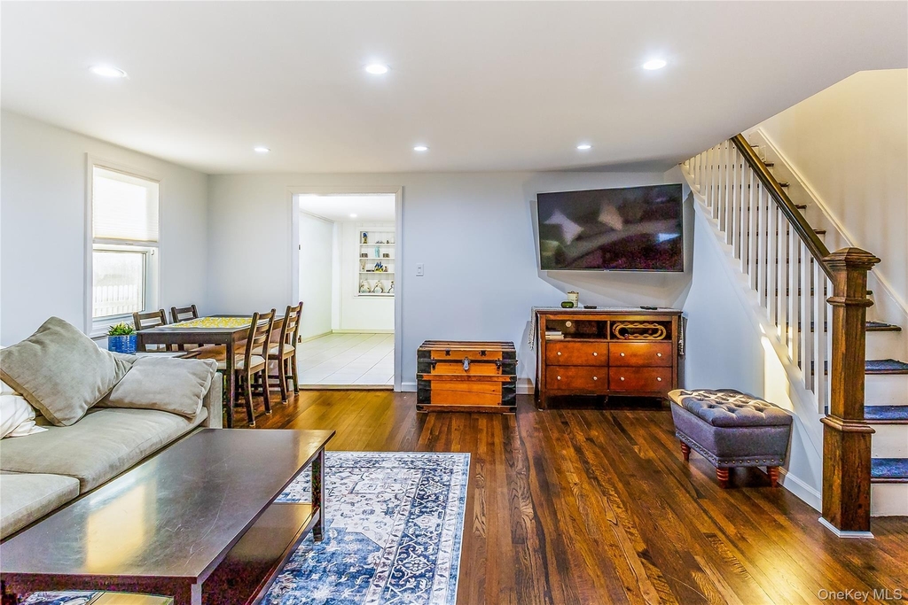 17 Mott Street - Photo 8