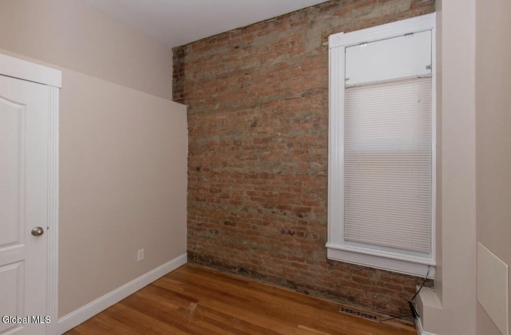 341 Madison Avenue - Photo 13
