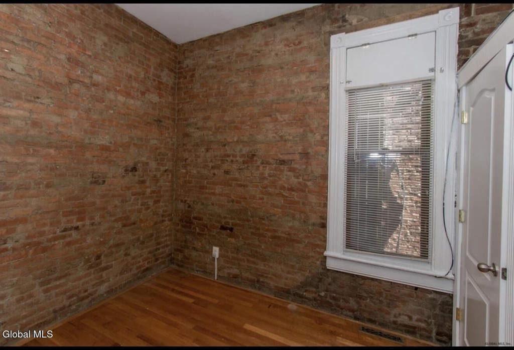 341 Madison Avenue - Photo 14