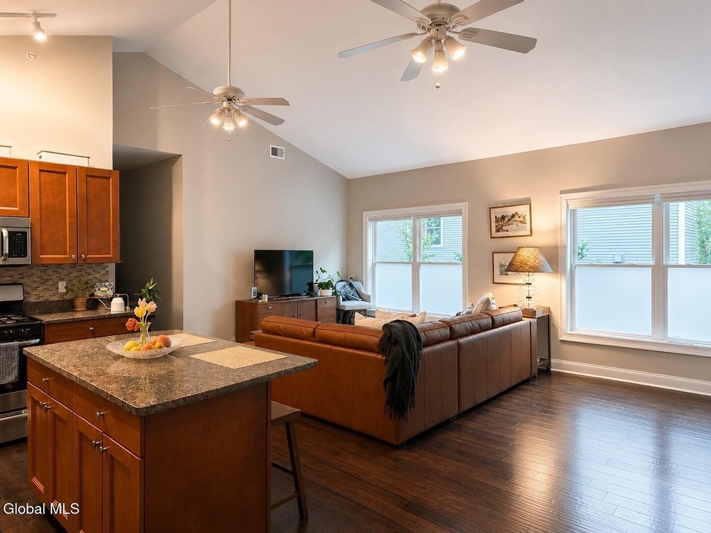 289 Jefferson Street - Photo 1