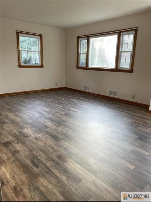 1601 W 7th Street - Photo 1