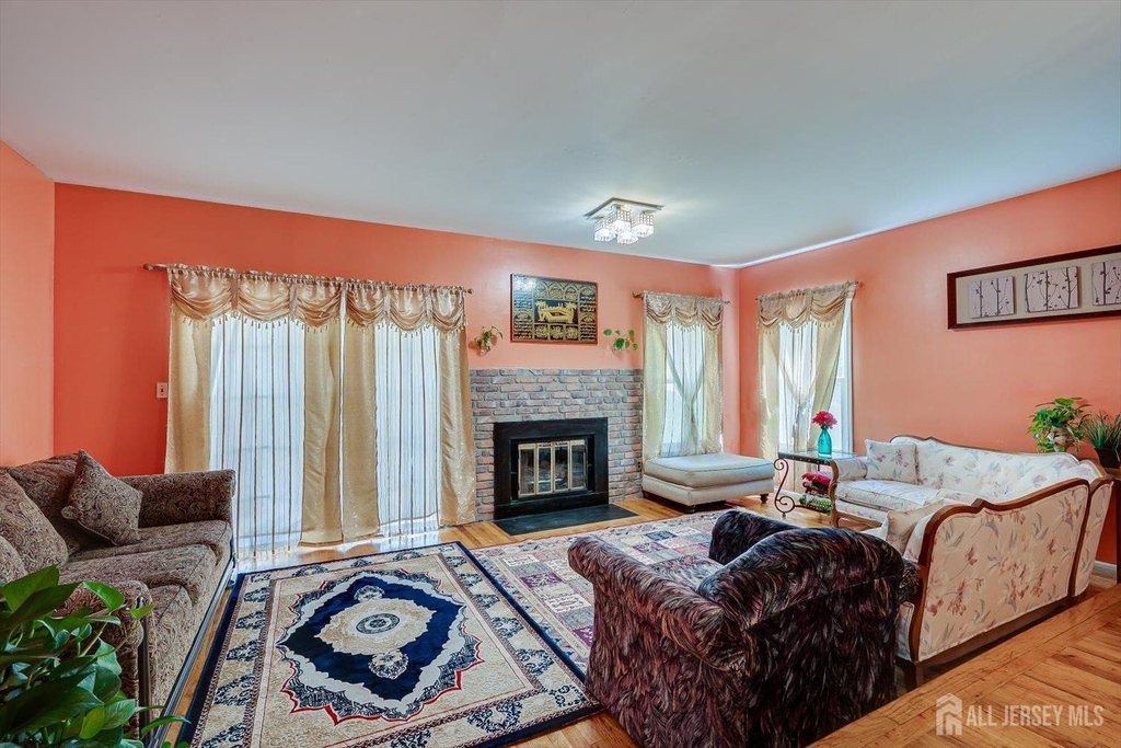 7 Buttonwood Drive - Photo 4