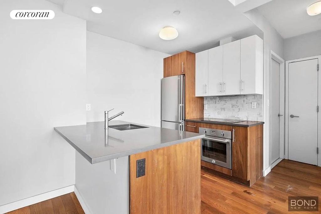 801 Bergen Street - Photo 2
