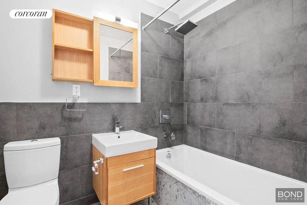 801 Bergen Street - Photo 3