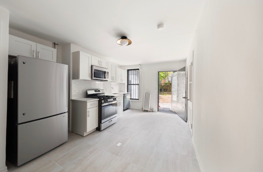 533 Washington Avenue - Photo 2