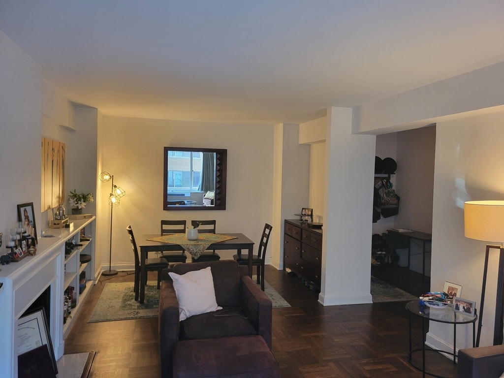 40 Central Park S - Photo 3