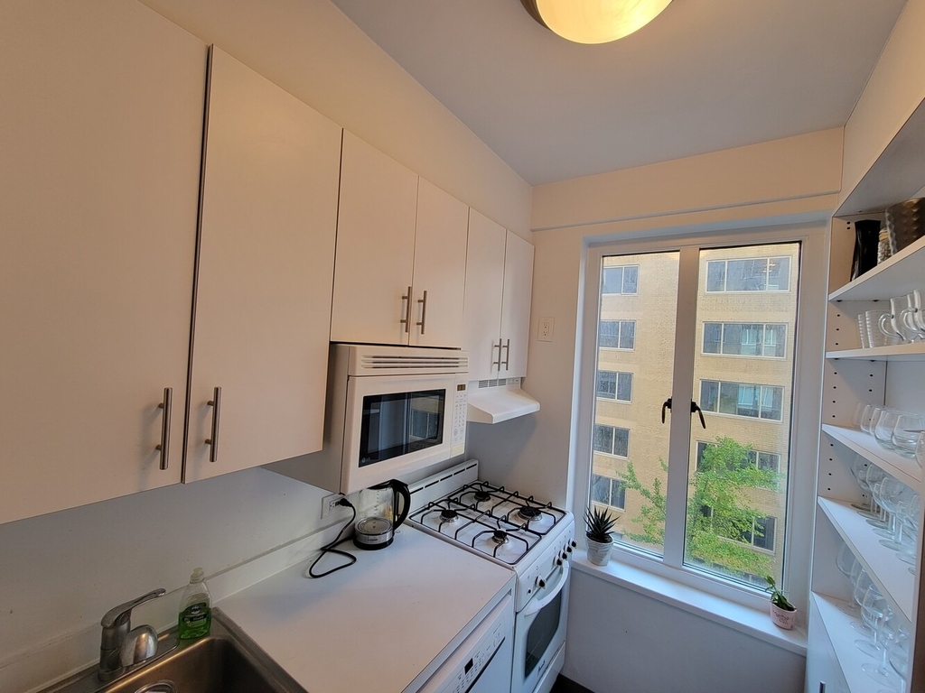 40 Central Park S - Photo 6