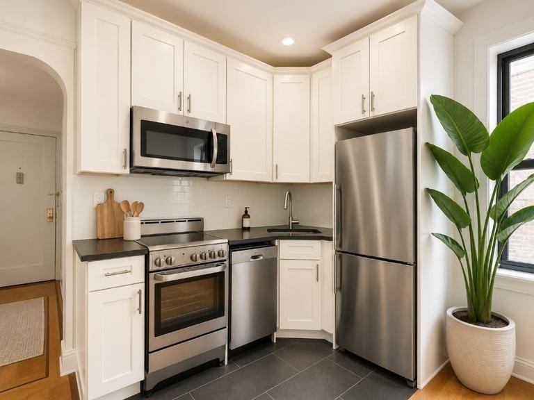 55 W 92nd Street - Photo 1