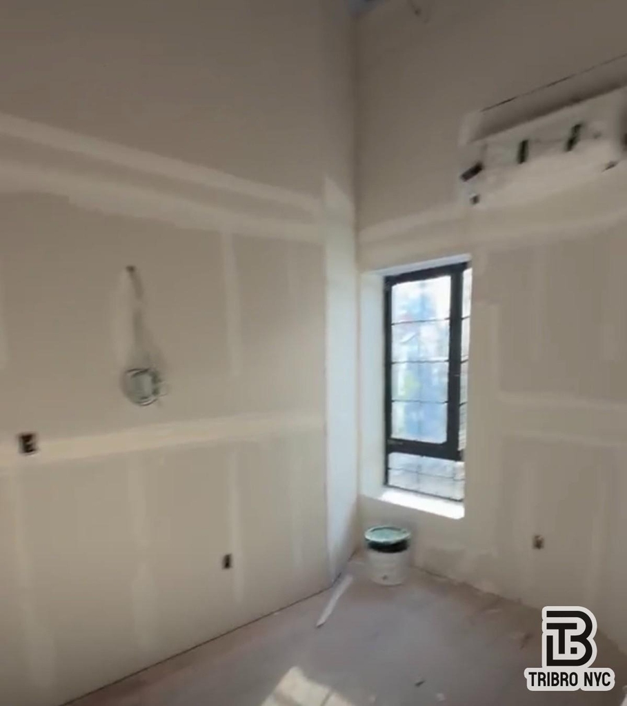 103 Berry Street - Photo 1