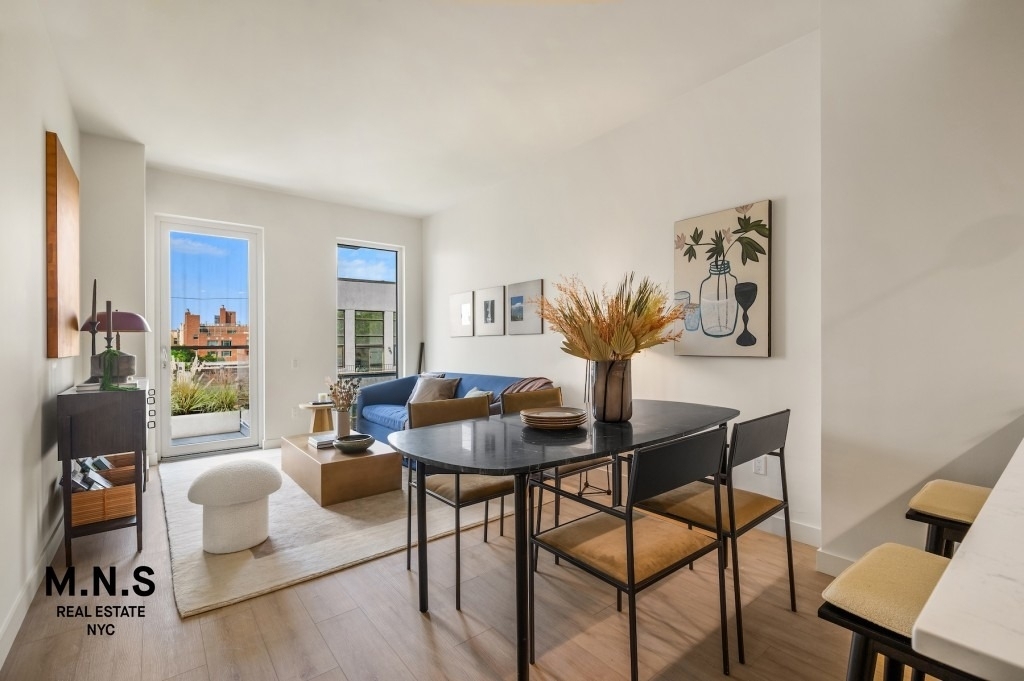 1975 Madison Avenue - Photo 2