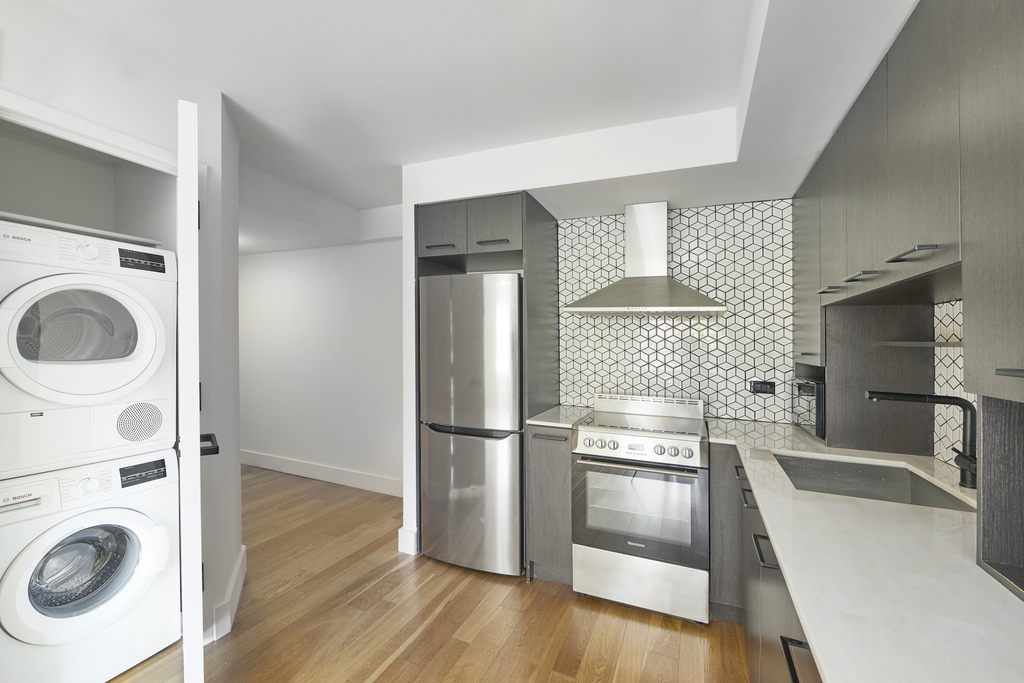 101 E 10th Street - Photo 0