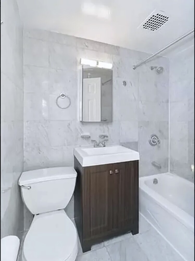 233 E 12th Street - Photo 3