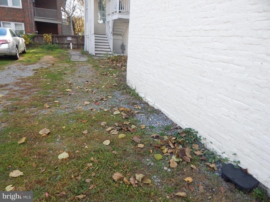 507 W John Street - Photo 2